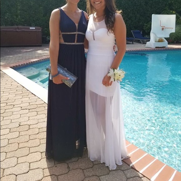 TERANI DRESS - Picture 2 of 5